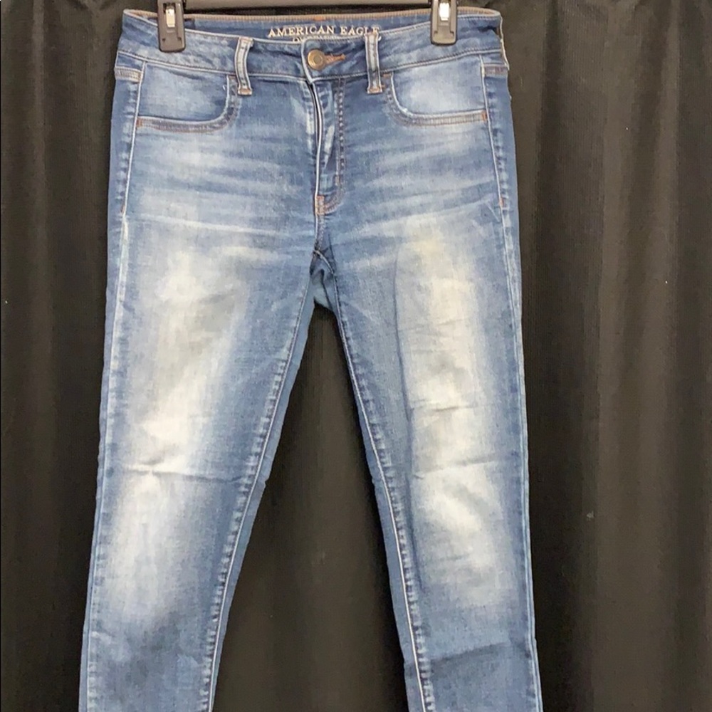 Light wash American Eagle jegging jeans size 6